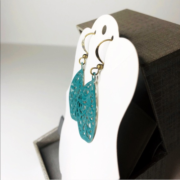 ♡ 2 for 20$ ♡ Floral Cutout Verdigris Earrings - Picture 3 of 4